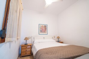 1 bedroom, WiFi, bed sheets - Apartment San Pedro, Los Cuarteros, 5 min. from the beach (Los Cuarteros)