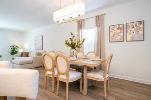 Dining - Dreamed 5 Bed Family Villa, Themed Rooms, Pool (Kissimmee)