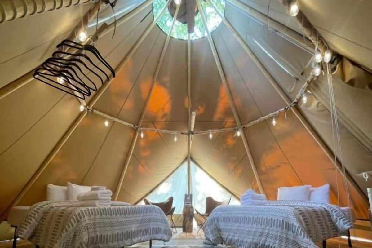 Tent, 2 Double Beds
