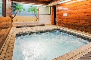 Spa - Loon's Nest 3BDR | Pool, Hot Tub, Tennis Access (Lincoln)