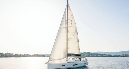 Sonnenverwöhntes Segelabenteuer auf den Ionischen Inseln