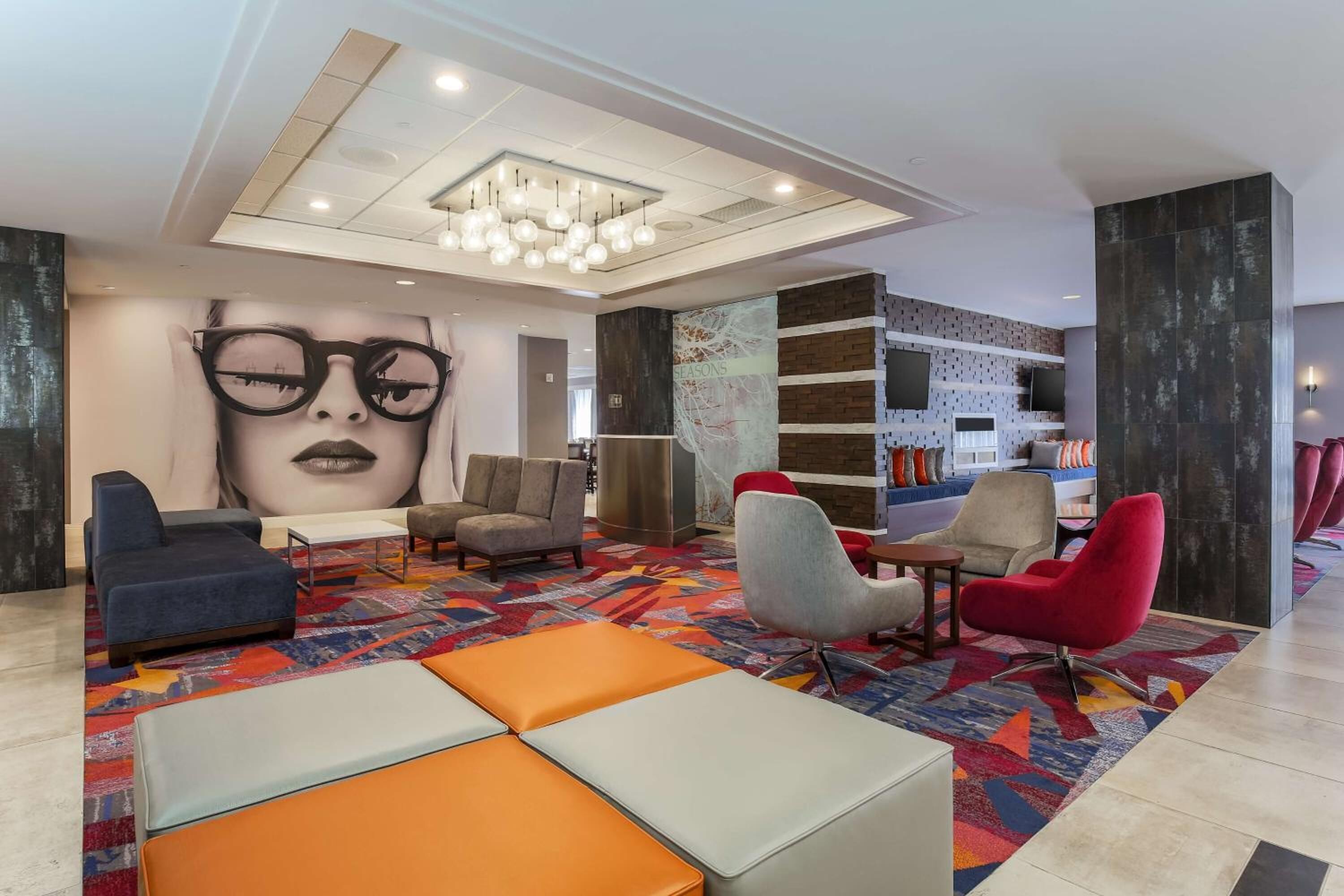 Charming Room Near Gicc -1.1mi | Pets Allowed, Free Airport Shuttle, Pool - Atlanta, GA