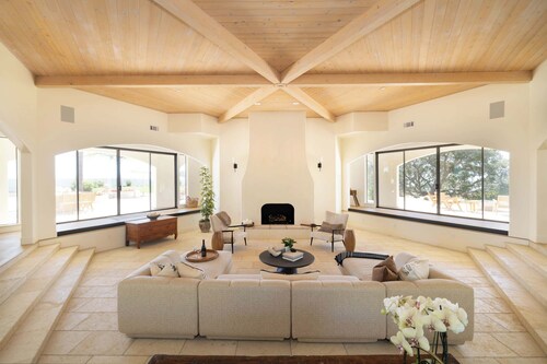 Luxury Winery Estate with Pool & Panoramic Views