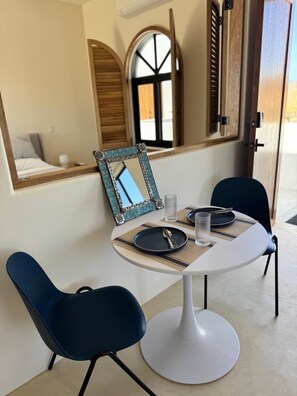 Dining - BRIGHT & COZY 1 KING SIZE BDRM CASITA WITH QUEEN SLEEPER IN LOVELY EL PESCADERO (El Pescadero)