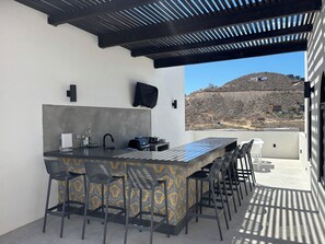 Outdoor dining - BRIGHT & COZY 1 KING SIZE BDRM CASITA WITH QUEEN SLEEPER IN LOVELY EL PESCADERO (El Pescadero)