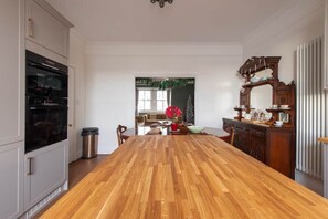 Dining - Elegant South Kensington Duplex 4-Bed Luxury Stay (London)