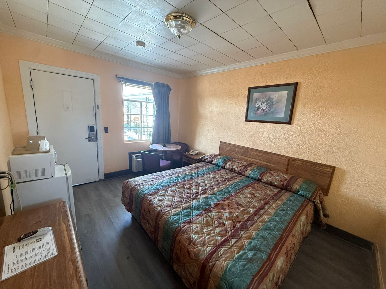 Desk, free WiFi, bed sheets