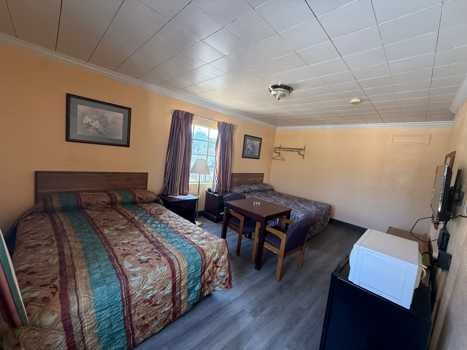 ห้องพัก, เตียงควีนไซส์ 2 เตียง, สูบบุหรี่ได้