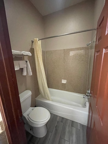 Airport Inn & Suites South Padre Island I 37