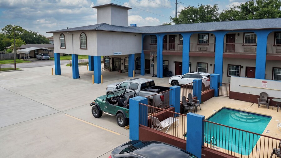 Airport Inn & Suites South Padre Island I 37
