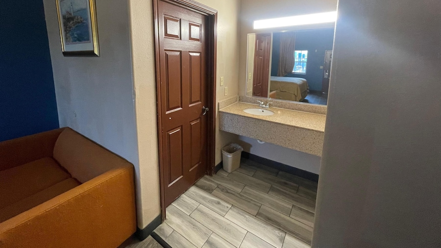 Airport Inn & Suites South Padre Island I 37