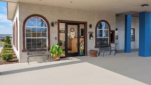 Property entrance - Airport Inn & Suites South Padre Island I 37 (Corpus Christi)