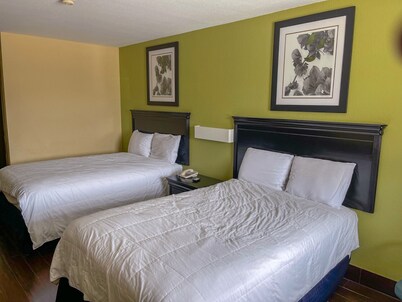Deluxe Inn & Suites Corpus Christi I 37