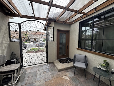 Cozy 1BR Suite w/ Private Yard + Fully Furnished All Utilities