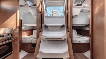 2 bedrooms, in-room safe