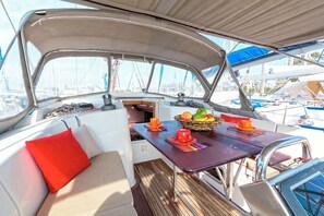 Outdoor dining - Sun-Kissed Sailing Adventure in Islas Sarónicas (Piraeus)