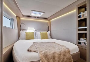 6 bedrooms - Sun-Kissed Sailing Adventure in the Saronic Islands (Laurium)