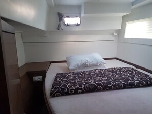 4 bedrooms, in-room safe - Sun-Kissed Sailing Adventure in Islas Sarónicas (Alimos)