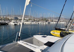 Marina - Sun-Kissed Sailing Adventure in Islas Sarónicas (Alimos)
