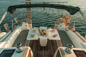 Property grounds - Sun-Kissed Sailing Adventure in Islas Sarónicas (Alimos)