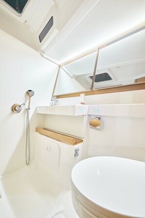 Shower - Sun-Kissed Sailing Adventure in the Ionian Islands, Lefkada (Lefkada)
