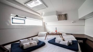 4 bedrooms, in-room safe