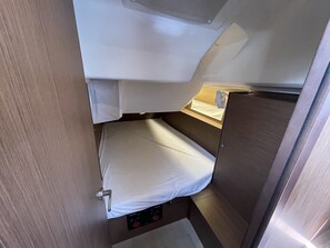 3 bedrooms - Sun-Kissed Sailing Adventure in the Saronic Islands (Laurium)