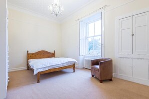 Room - OYO Ashlea Manor (Dundee)