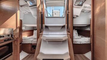 2 bedrooms, in-room safe