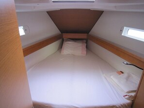 3 bedrooms - Sun-Kissed Sailing Adventure in the Saronic Islands (Laurium)
