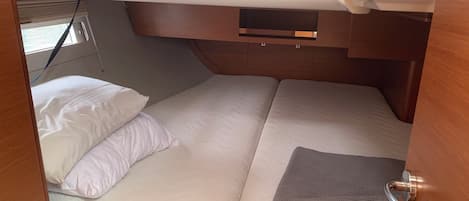 2 chambres, coffres-forts dans les chambres