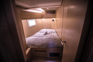 Room - Sun-Kissed Sailing Adventure in the Saronic Islands (Laurium)
