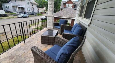 Luxurious 4BR Home Newly Renovated Churchill Downs