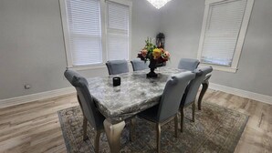 Unclassified image, 4 of 15, button - Luxurious 4BR Home Newly Renovated Churchill Downs (Louisville)