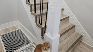 Unclassified image, 3 of 15, button - Luxurious 4BR Home Newly Renovated Churchill Downs (Louisville)