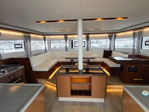Interior - Sun-Kissed Sailing Adventure in Islas Sarónicas (Alimos)