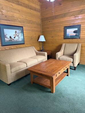Smart TV - Soothing 2-bedroom cabin unit #139  with AC in Holly Lake Ranch (Holly Lake Ranch)