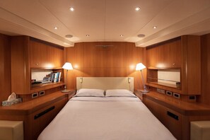 2 bedrooms - Sun-Kissed Sailing Adventure in the Saronic Islands (Elliniko)