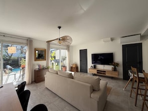 Living area - Beautiful villa with pool (Le Castellet)