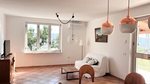 Living area - Vrbo Property (Agropoli)