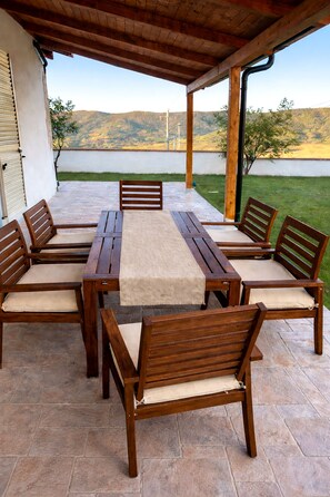 Outdoor dining - Vrbo Property (Agropoli)