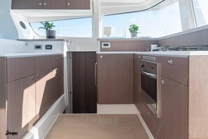 Private kitchen - Sun-Kissed Sailing Adventure in the Ionian Islands, Lefkada (Lefkada)