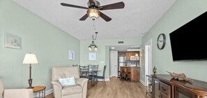 Living area - Beach Condo 2 Bed / 2 Bath Right Next Door to the Famous Flora-Bama -Phoenix X (Orange Beach)