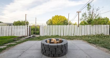 Perfect Stampede Stay | Modern 2BR Near Downtown, Transit & YYC - 4644 – UP