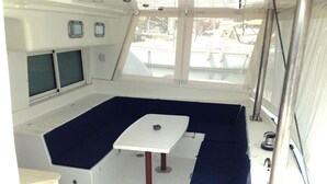Interior - Grecia Central Sun-Kissed Sailing Adventure (Nea Palatia)