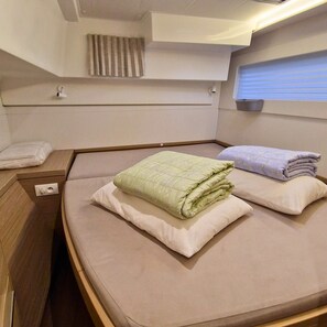 4 bedrooms - Sun-Kissed Sailing Adventure in Islas Sarónicas (Alimos)