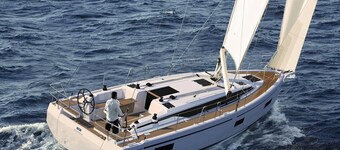 Sun-Kissed Sailing Adventure in Islas Sarónicas