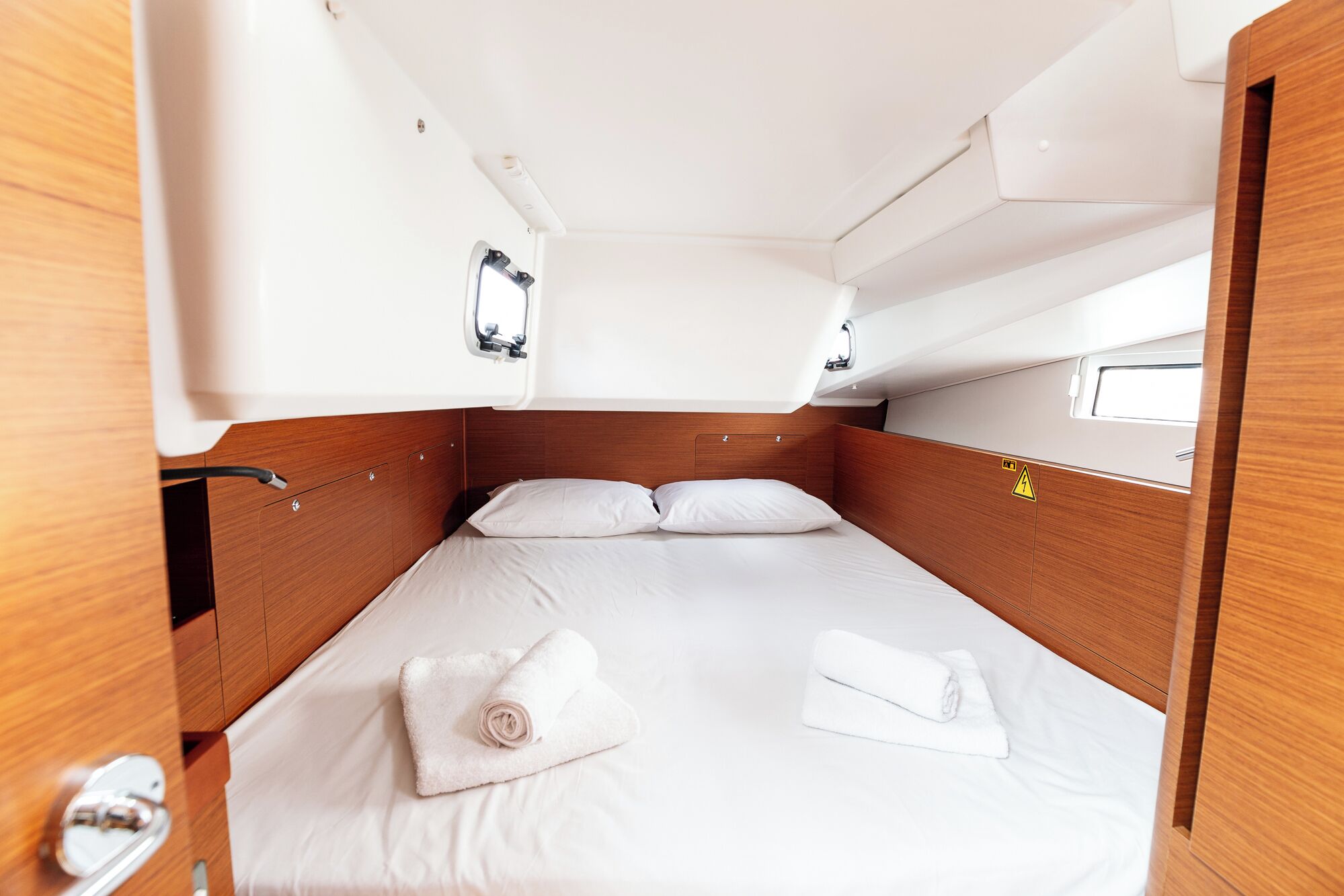 4 bedrooms, in-room safe