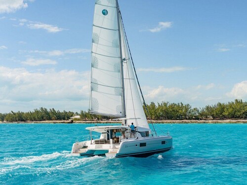 Sun-Kissed Sailing: A Luxurious Beach Experience in Nikiti, Macedonia
