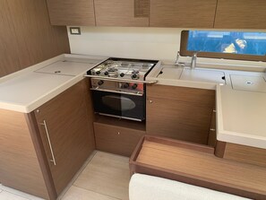 Private kitchen - Sun-Kissed Sailing Adventure in the Ionian Islands, Lefkada (Lefkada)